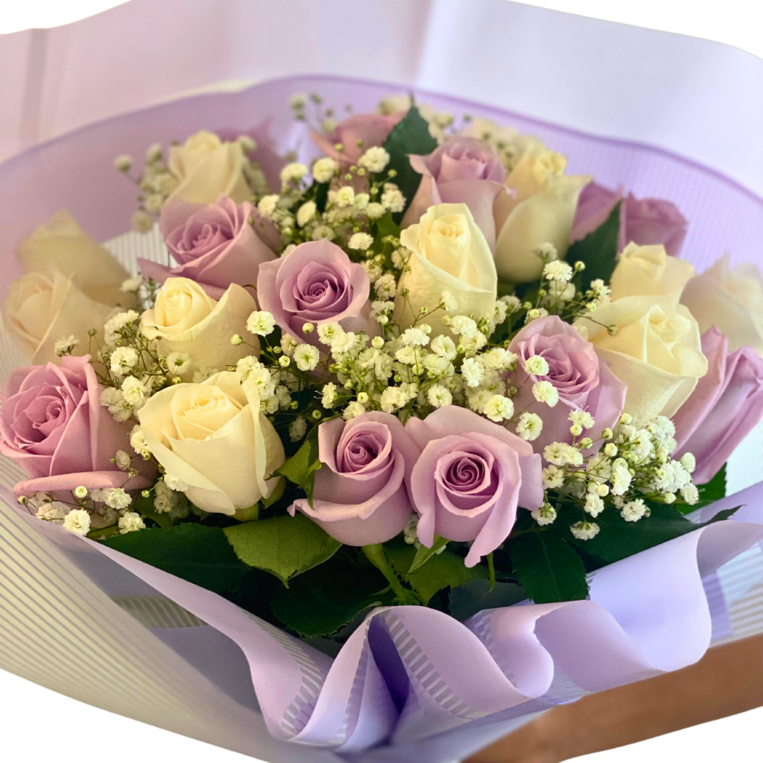 LILAC, bouquet con rosas lilas y blancas