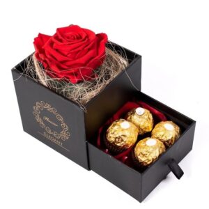 ROMANTIC RED, Caja Floral con Rosa Eterna Roja y Chocolates Ferrero